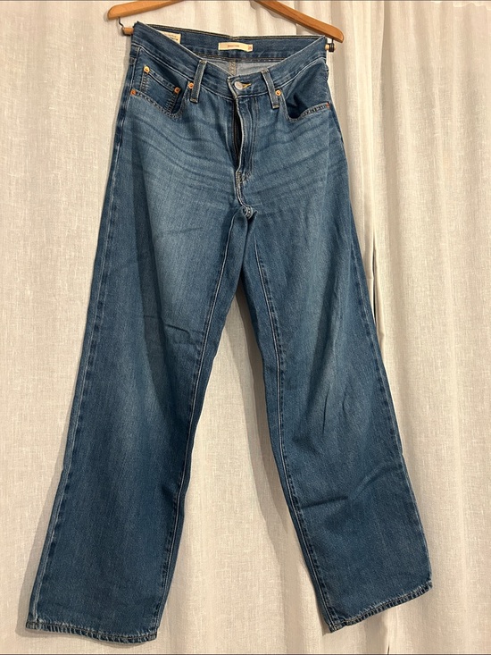 Levi's Denim - Levi's Women's Baggy Daddy Jeans in Medium Blue